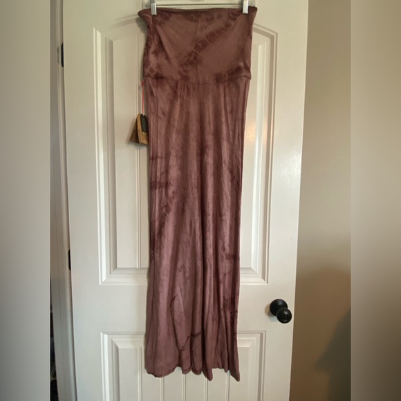 Billabong Tie-Dye Maxi Skirt in Mauve - Picture 6 of 11